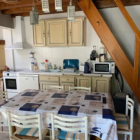 Maison De Pays Au Centre Du Village سان مارتن دو ر المظهر الخارجي الصورة