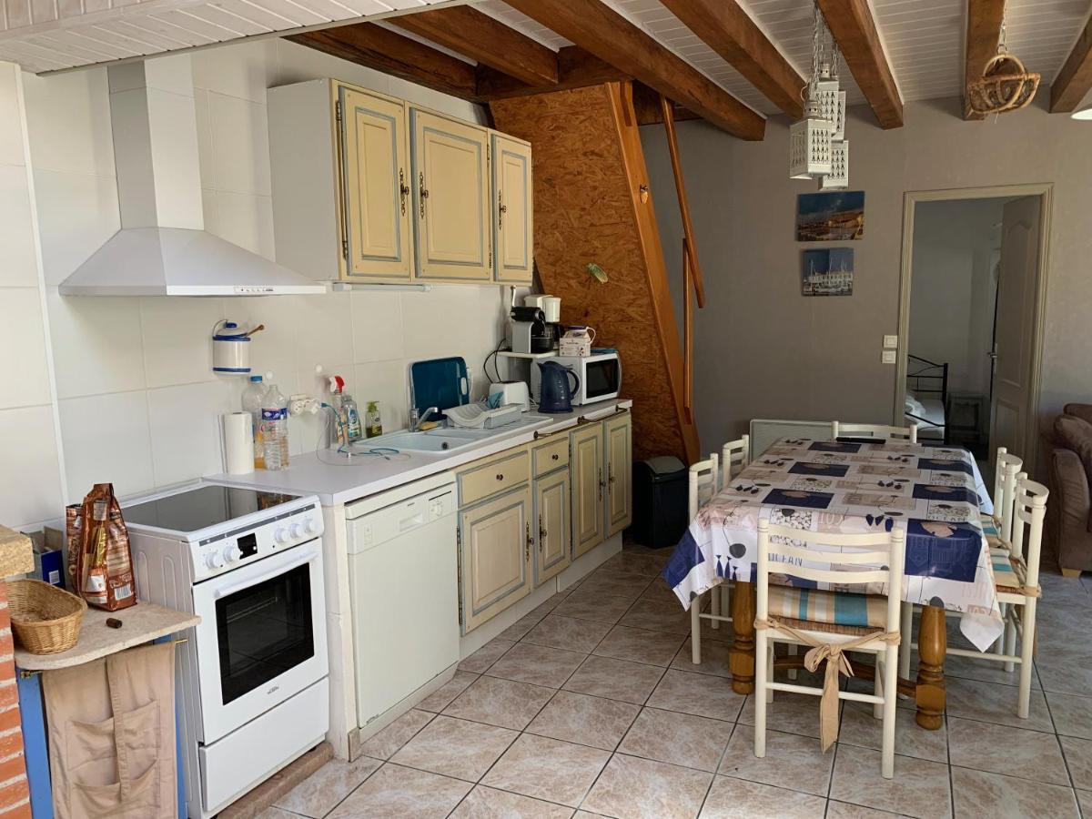 Maison De Pays Au Centre Du Village سان مارتن دو ر المظهر الخارجي الصورة